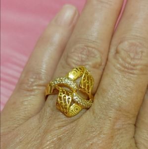 New  18kgf ring sz 7or 9